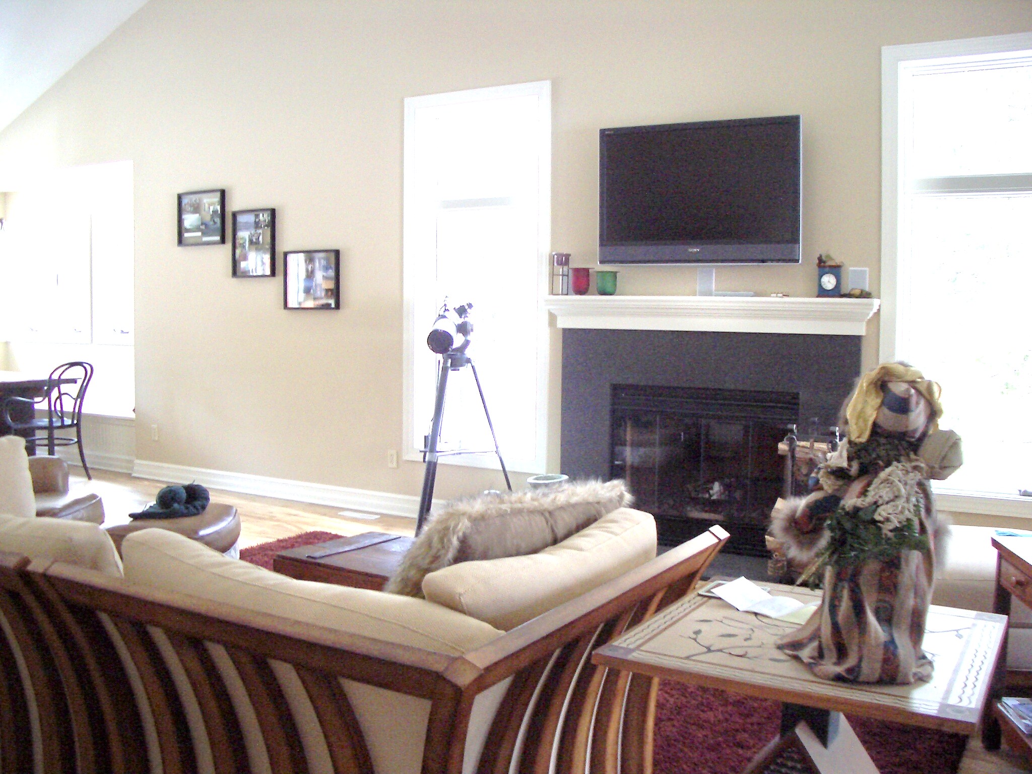 Great Room w/ fireplace